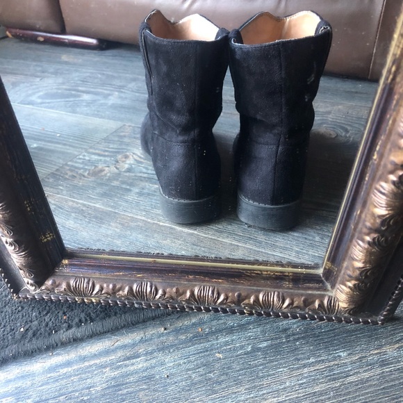 Boots - Picture 2 of 6